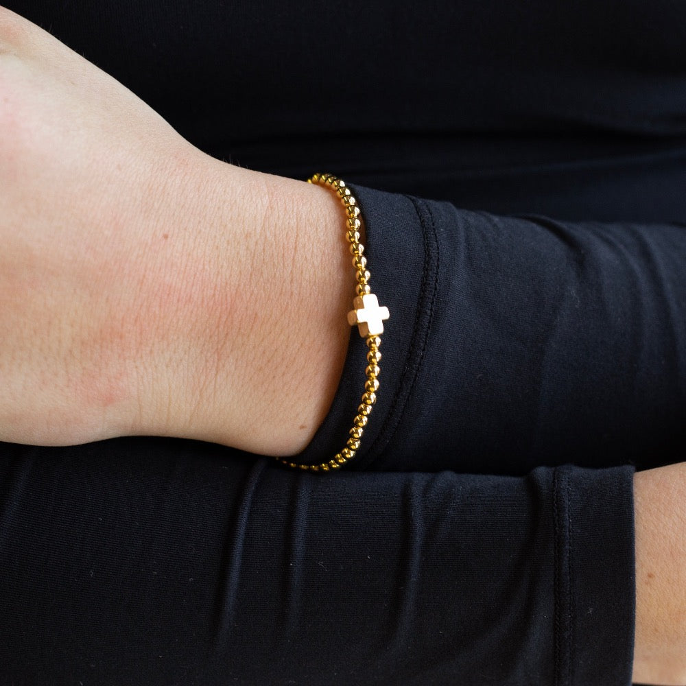 Anita Ko Classic Zoe Bracelet in 18 karat yellow gold.